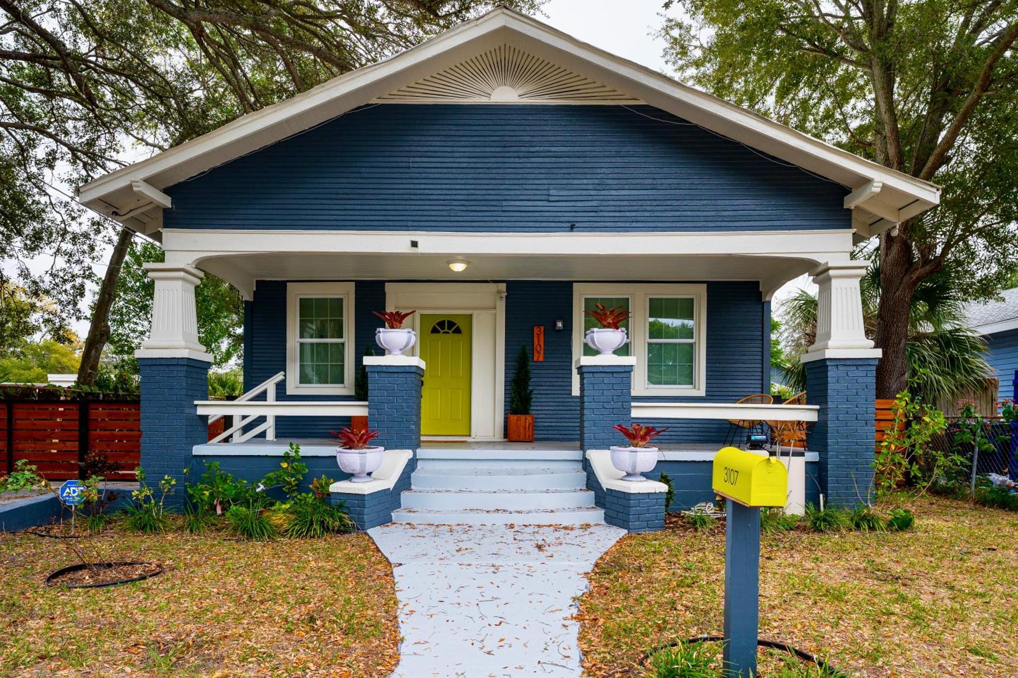 The Green Door In Ybor Тампа Экстерьер фото